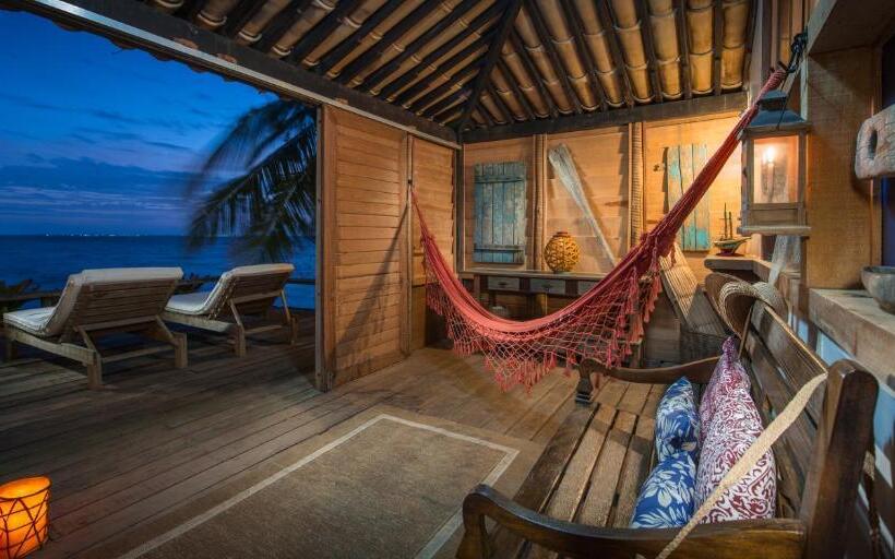 オーシャンビュースタンダードルームバルコニー付き, Pousada Enseada Das Garças