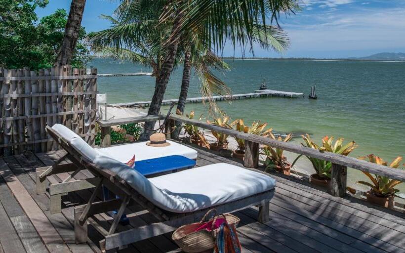 オーシャンビュースタンダードルームバルコニー付き, Pousada Enseada Das Garças