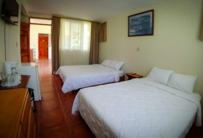 غرفة قياسية, & Villas Huetares