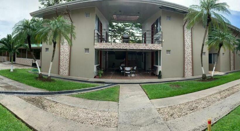 غرفة قياسية, & Villas Huetares