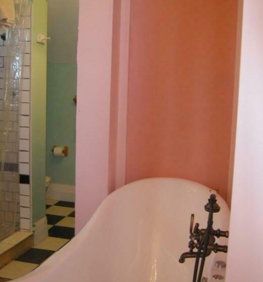 סוויטה עם ג'קוזי, Wakamow Heights Bed And Breakfast