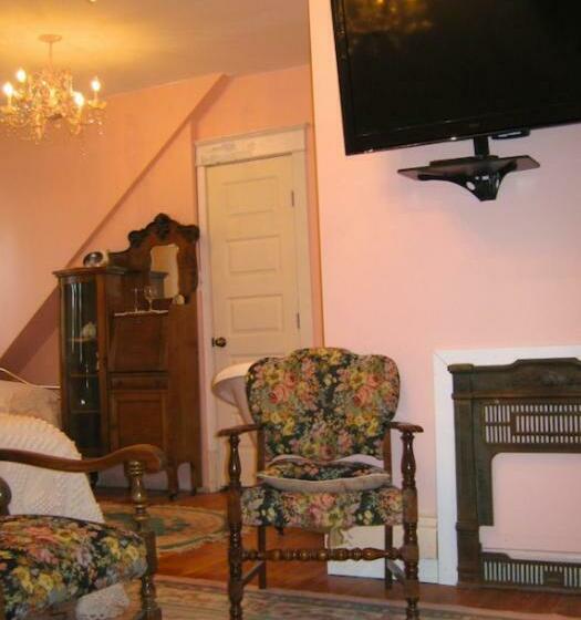 סוויטה עם ג'קוזי, Wakamow Heights Bed And Breakfast