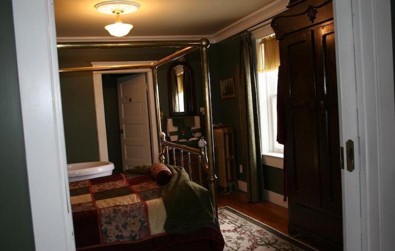 סוויטה עם ג'קוזי, Wakamow Heights Bed And Breakfast