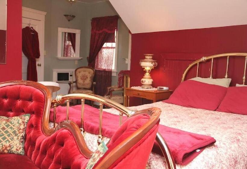 סוויטה עם ג'קוזי, Wakamow Heights Bed And Breakfast