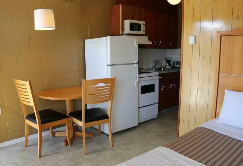 سوییت, Plaza Motel