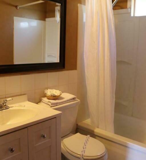 סוויטה, Plaza Motel