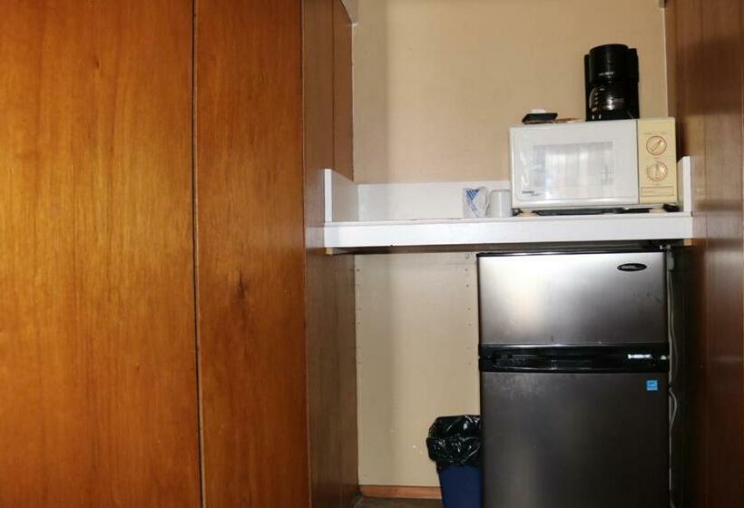 חדר סטנדרט, Plaza Motel