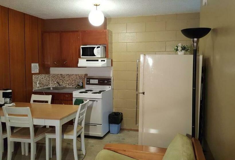 סוויטת 2 חדרי שינה, Plaza Motel