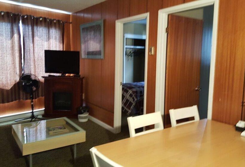 סוויטת 2 חדרי שינה, Plaza Motel