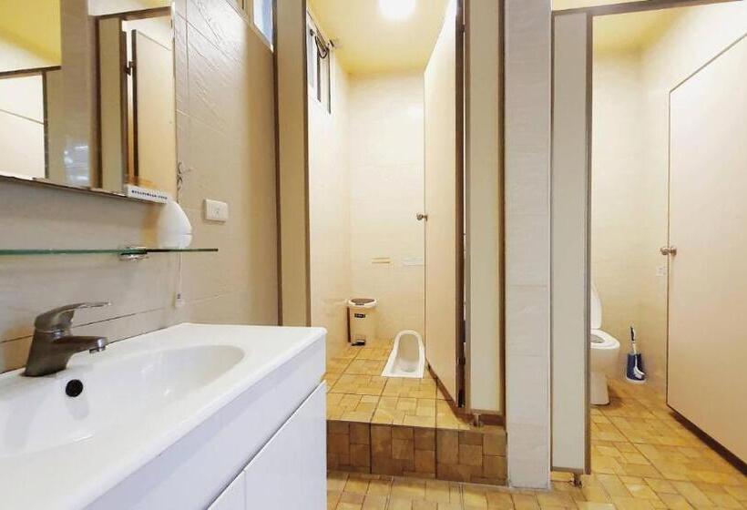 اتاق استاندارد چهارنفره با بالکن, 光腳丫宜蘭民宿