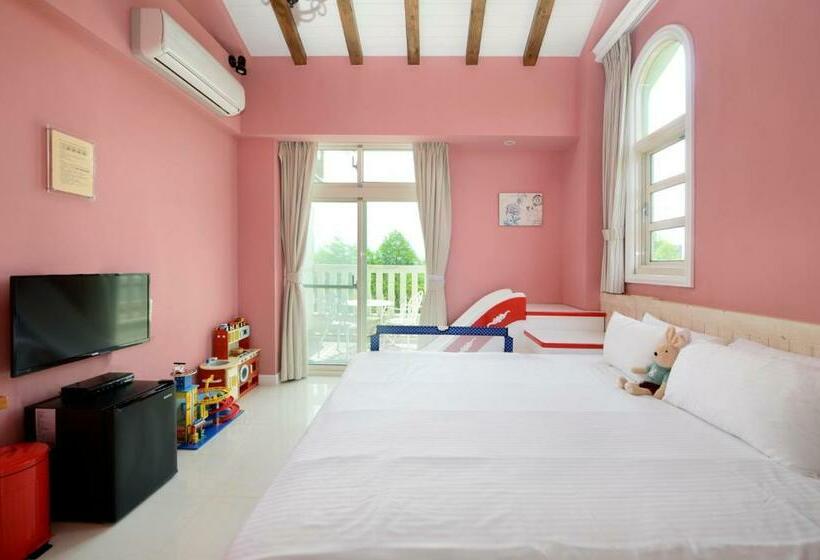اتاق استاندارد با بالکن, Dancing Butterfly Inn Family Sliding Bnb