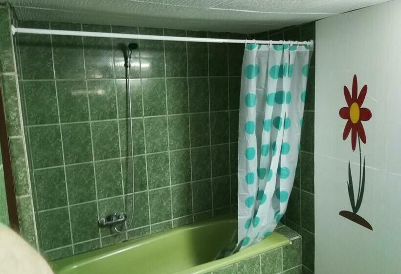 スタンダードルーム, Reben Haus