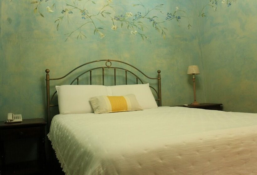 חדר סטנדרט, Ines Maria