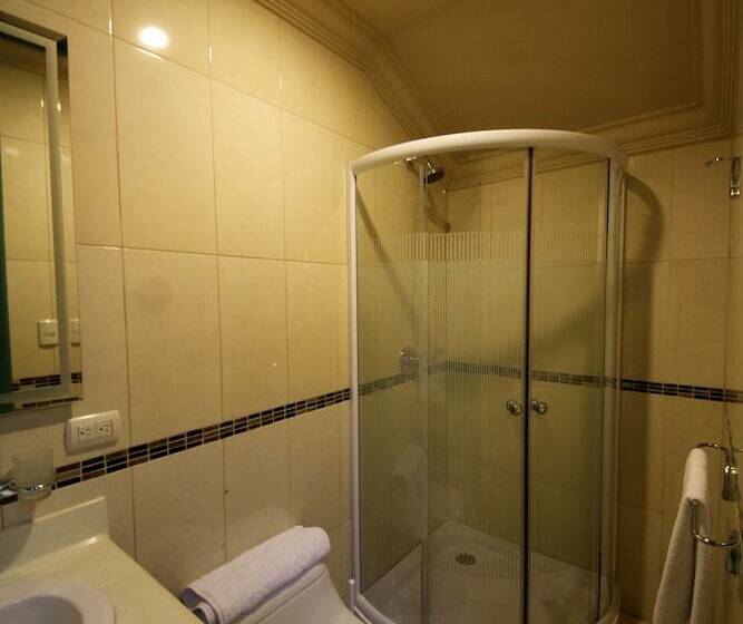 חדר סטנדרט, Ines Maria