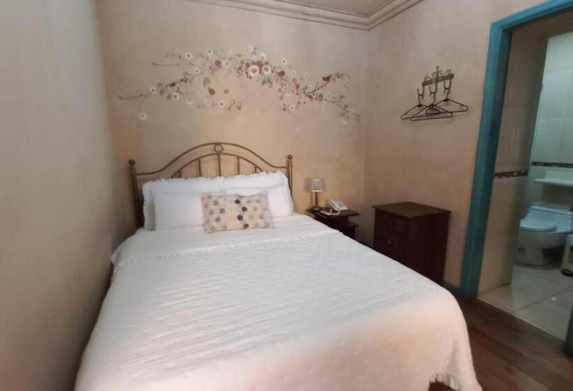 חדר סטנדרט יחיד, Ines Maria