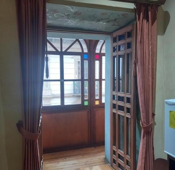 סוויטה דלוקס, Ines Maria