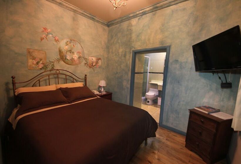 חדר סטנדרט יחיד, Ines Maria