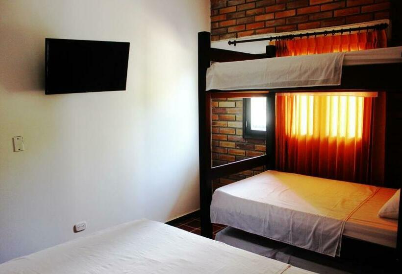 חדר סטנדרט לארבעה, San Marcos Taganga