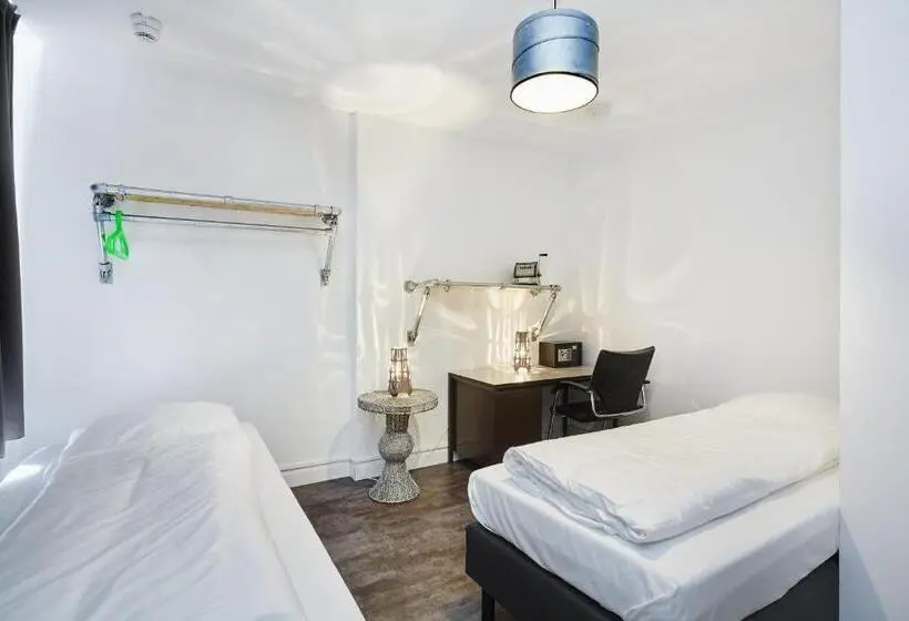 Standard Kolmen Hengen Huone, Will & Tate City Stay