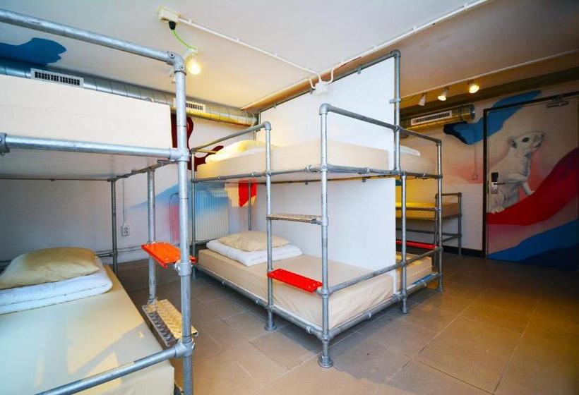 ルームシェアのワンベッド, Will & Tate City Stay