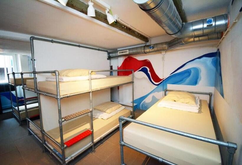 ルームシェアのワンベッド, Will & Tate City Stay