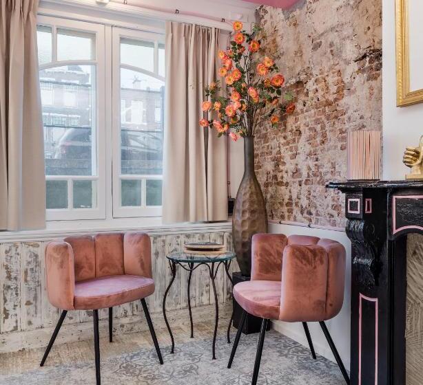 이코노미 룸, Will & Tate City Stay