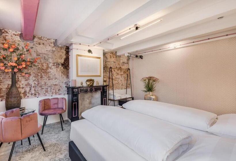 エコノミールーム, Will & Tate City Stay