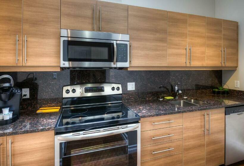 جناح ديلوكس, Western Hotel & Executive Suites