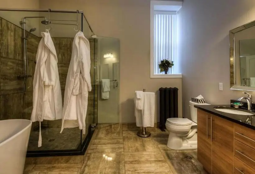 Ullakkosviitti, Western Hotel & Executive Suites