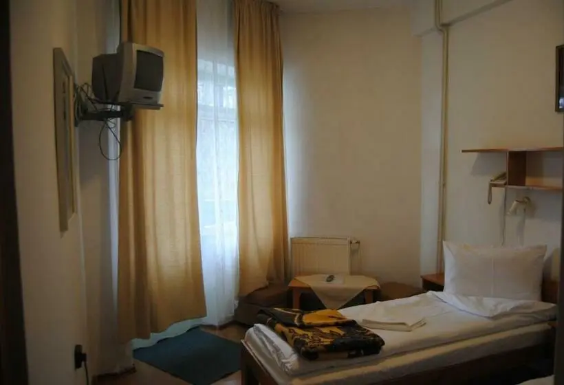 Standaardkamer met Balkon, Hostel Teleki