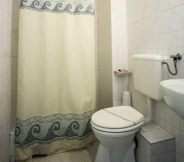 Standaard Driepersoonskamer, Hostel Teleki
