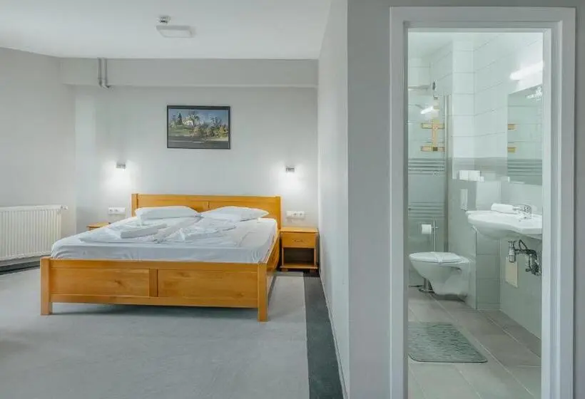 Háromágyas Superior Szoba, Hostel Teleki