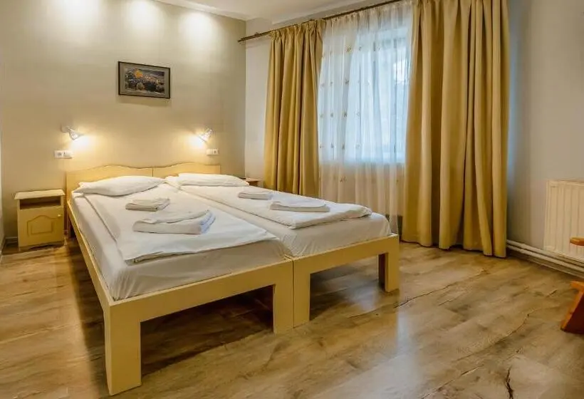 Háromágyas Deluxe Szoba, Hostel Teleki