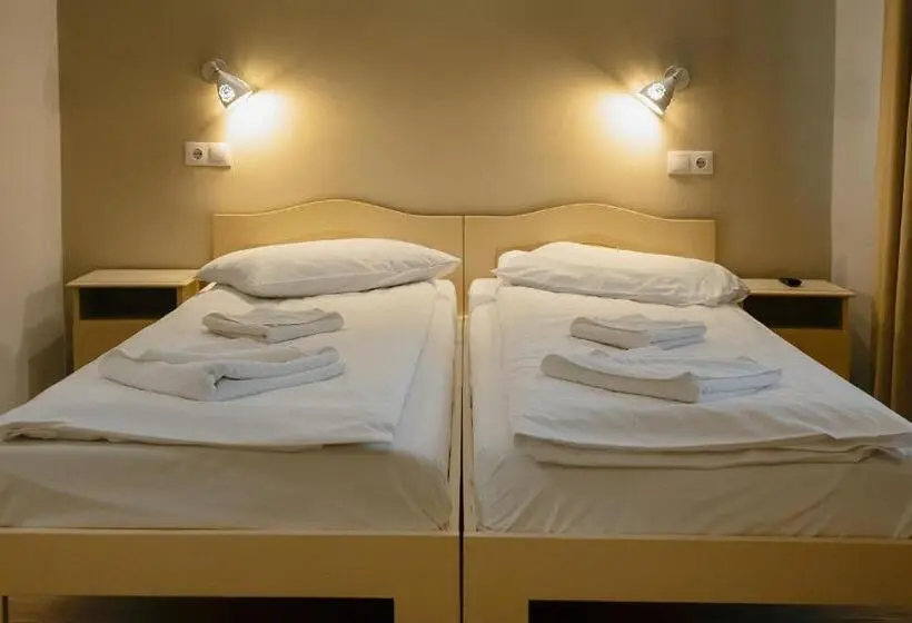 Háromágyas Deluxe Szoba, Hostel Teleki