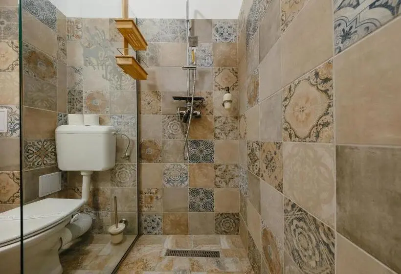 Háromágyas Deluxe Szoba, Hostel Teleki