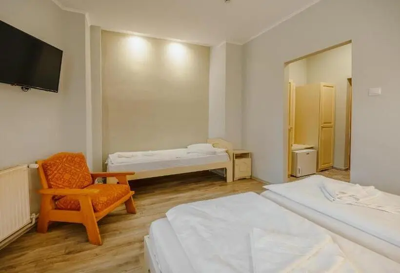 Háromágyas Deluxe Szoba, Hostel Teleki