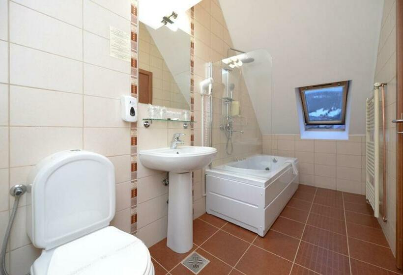 Quarto Triplo Standart, Belvedere