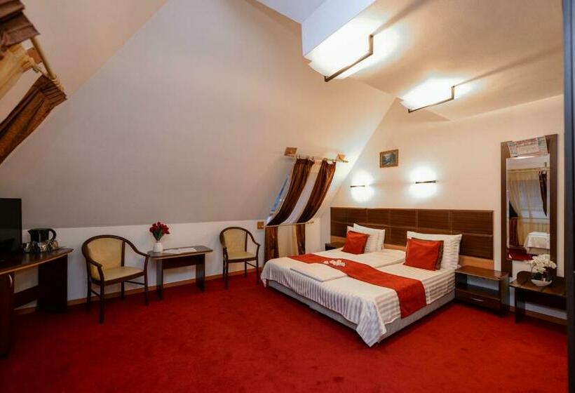 غرفة قياسية ثلاثية, Belvedere