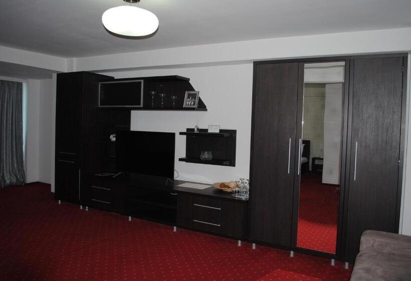 小型套房, Corona