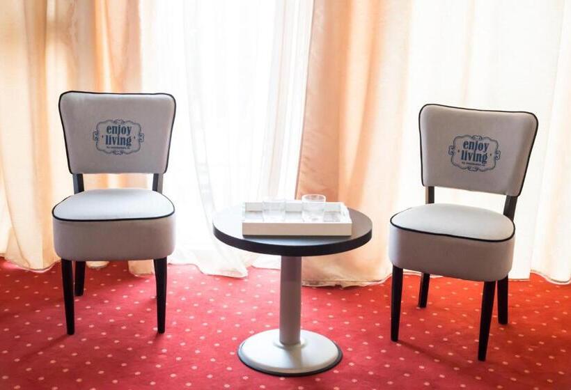 豪华房间, Corona