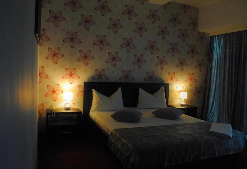 豪华房间, Corona