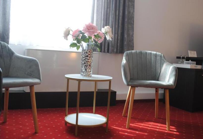 豪华房间, Corona