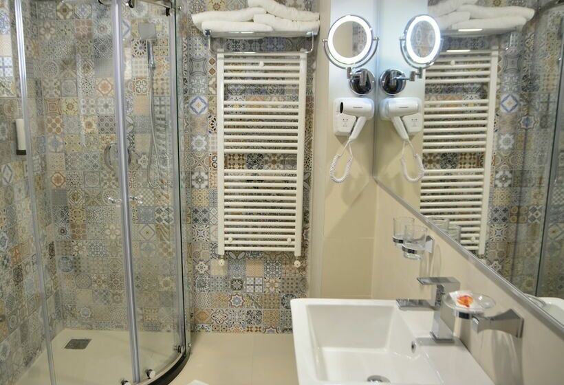 Люкс Повышенной Комфортности, Europolis