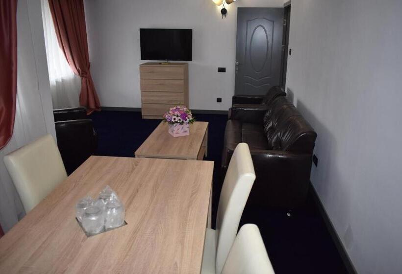 Апартаменты Deluxe 1 Спальня, Europolis