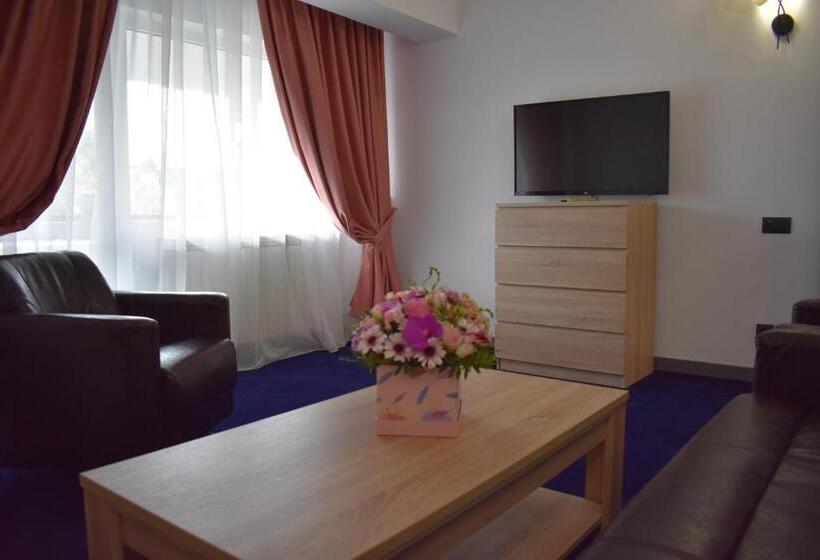 Апартаменты Deluxe 1 Спальня, Europolis