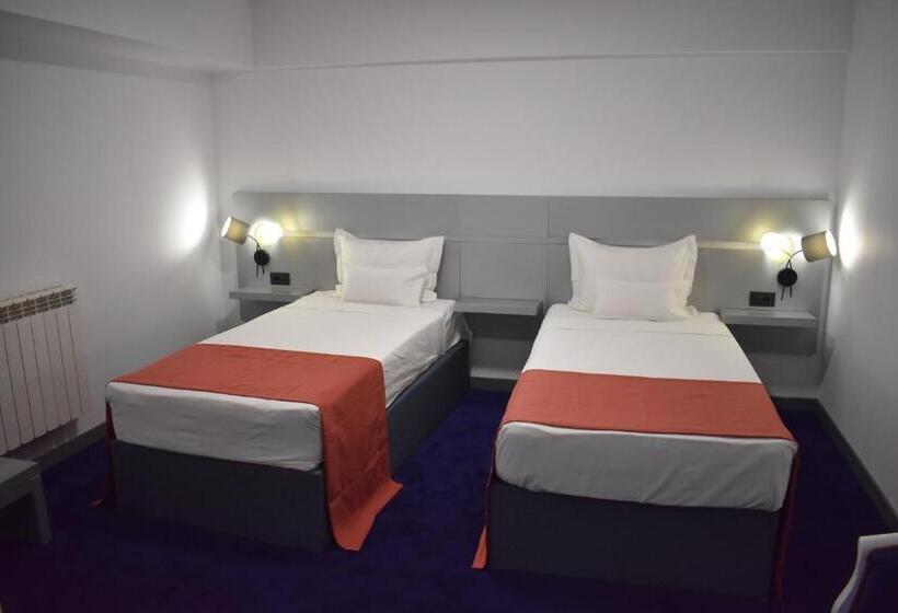 Апартаменты Deluxe 1 Спальня, Europolis