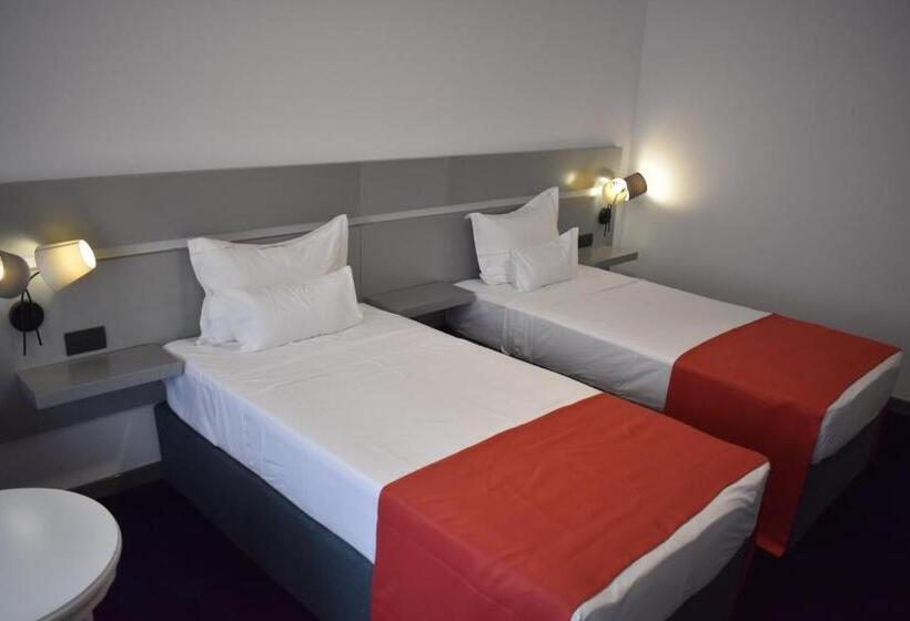 Номер Deluxe, Europolis