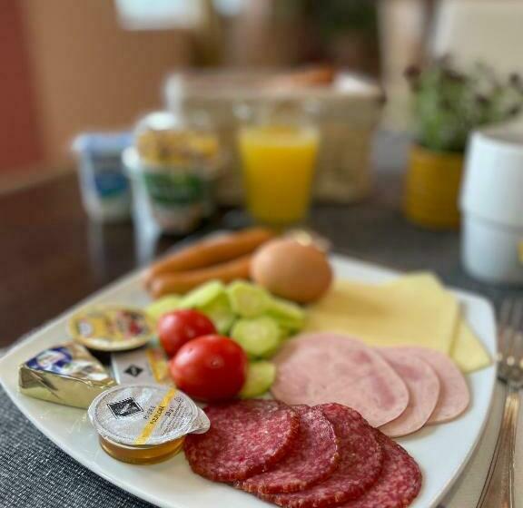 غرفة ديلوكس, Fan Sebes