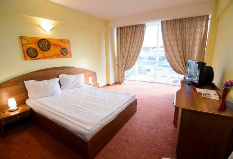 غرفة ديلوكس, Fan Sebes