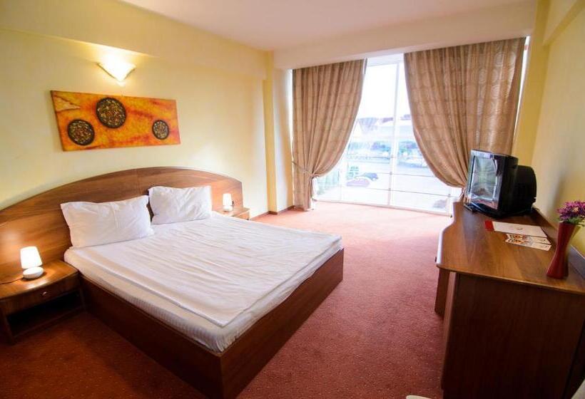 חדר דלוקס יחיד, Fan Sebes